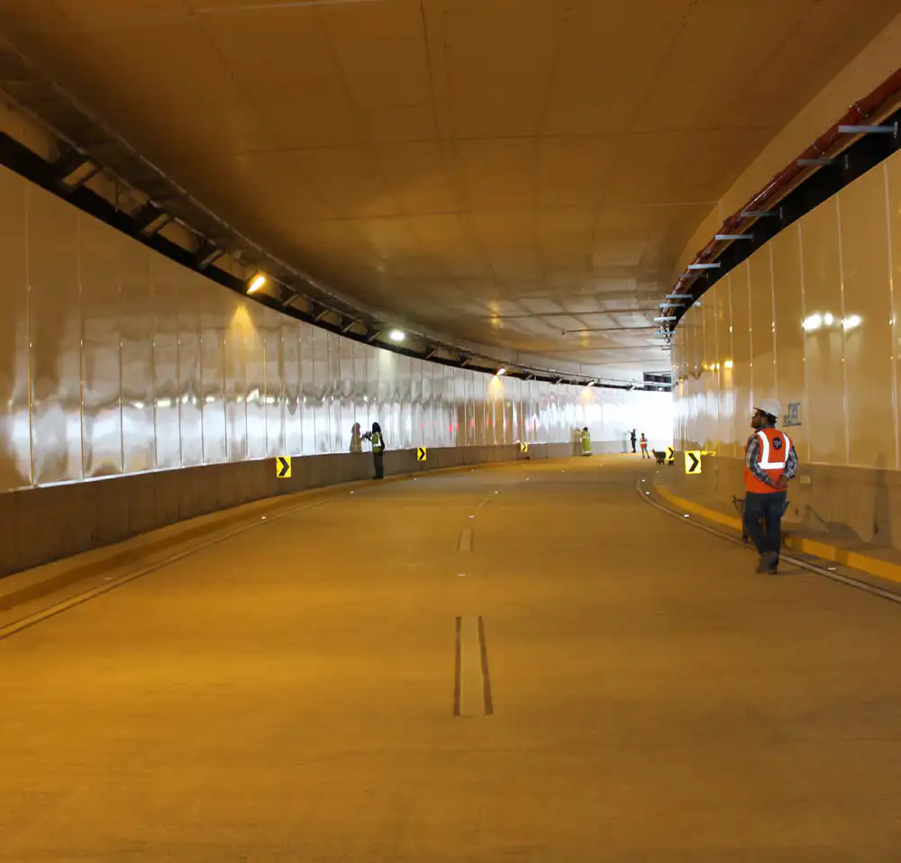 Revestimento do túnel Benavides, Lima, Peru