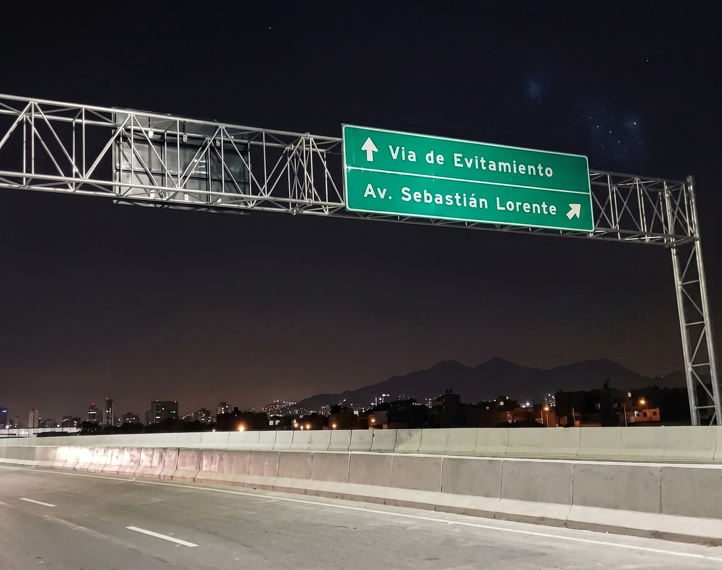 Línea Amarilla, Lima, Perú